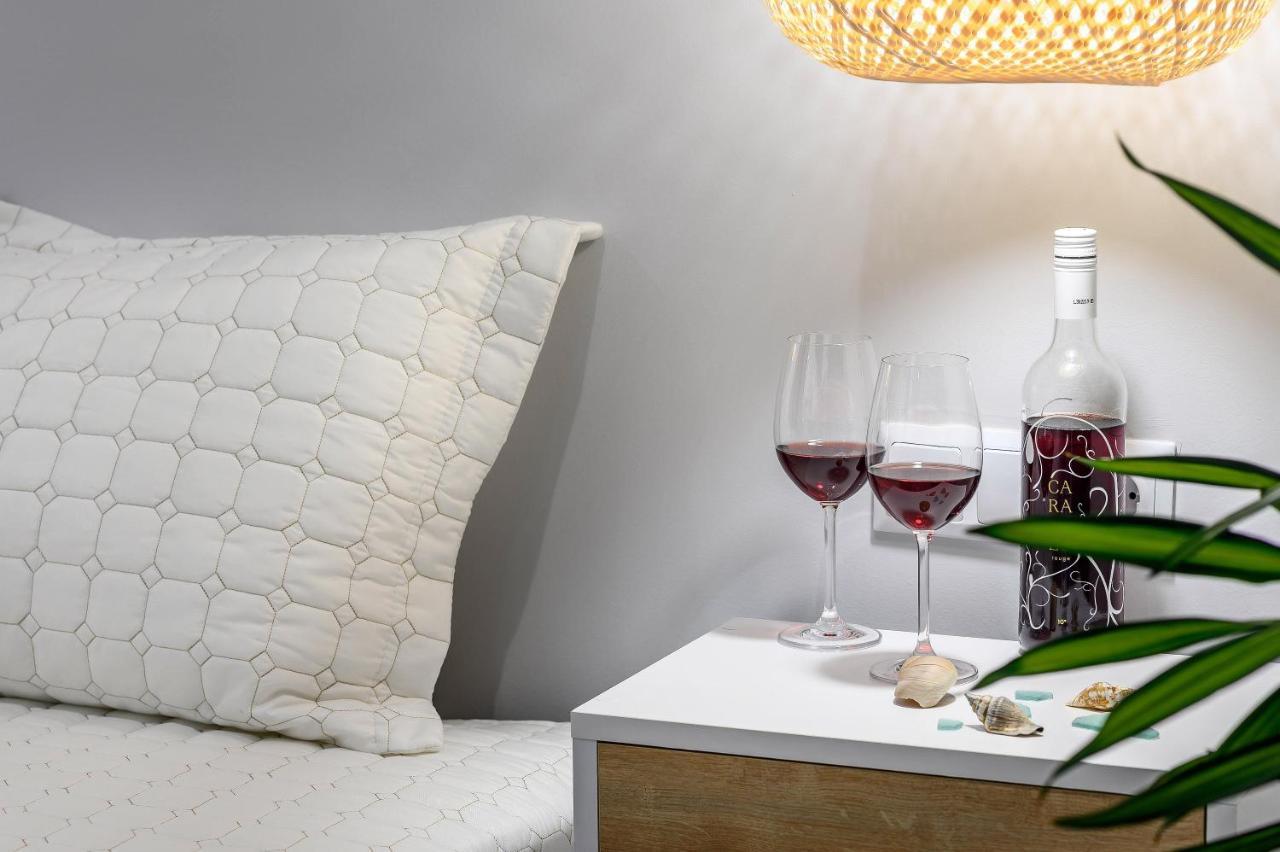 Ammos Suites Ierápetra Exteriör bild